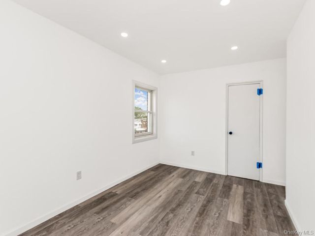 1066 E 219th Street, Bronx, NY 10469