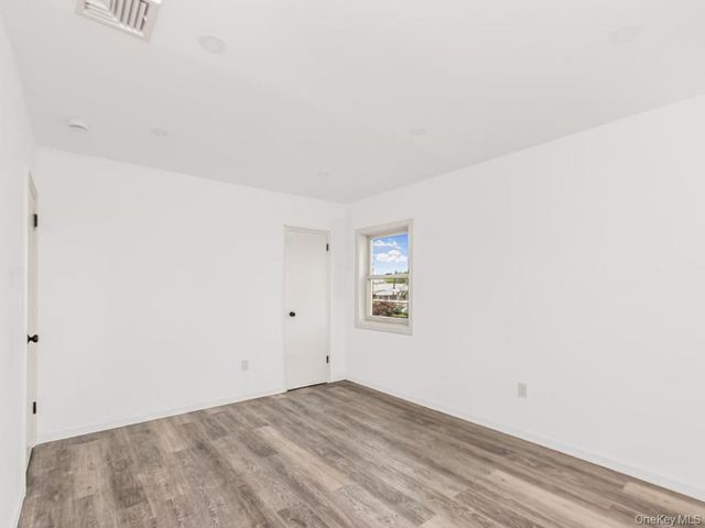 1066 E 219th Street, Bronx, NY 10469