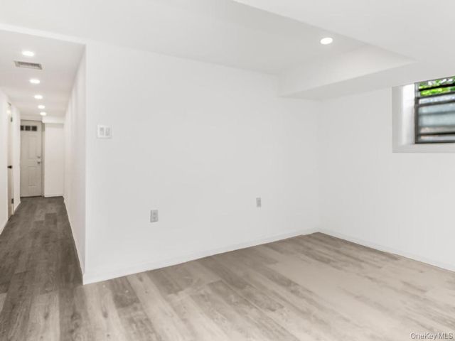1066 E 219th Street, Bronx, NY 10469