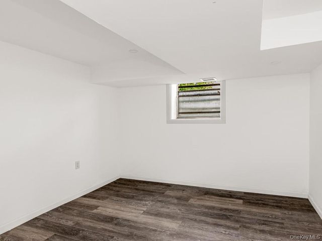 1066 E 219th Street, Bronx, NY 10469