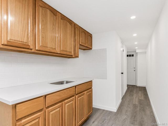 1066 E 219th Street, Bronx, NY 10469