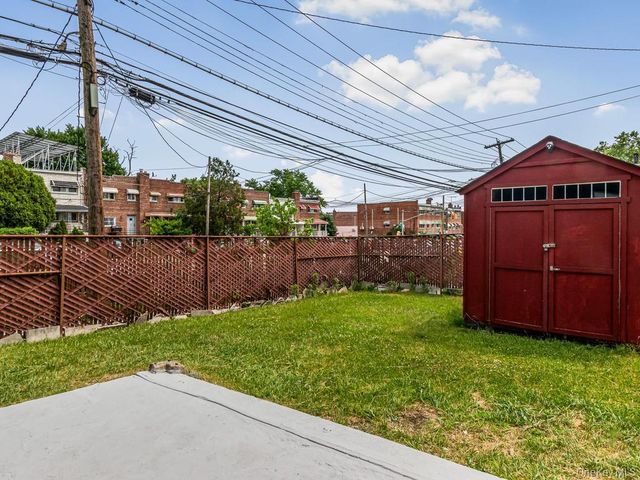 1066 E 219th Street, Bronx, NY 10469