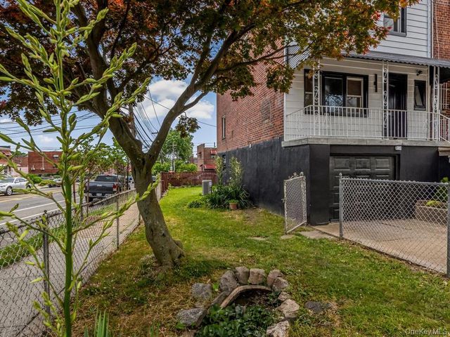 1066 E 219th Street, Bronx, NY 10469