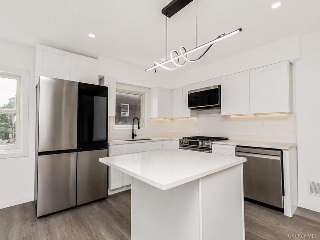 1066 E 219th Street, Bronx, NY 10469