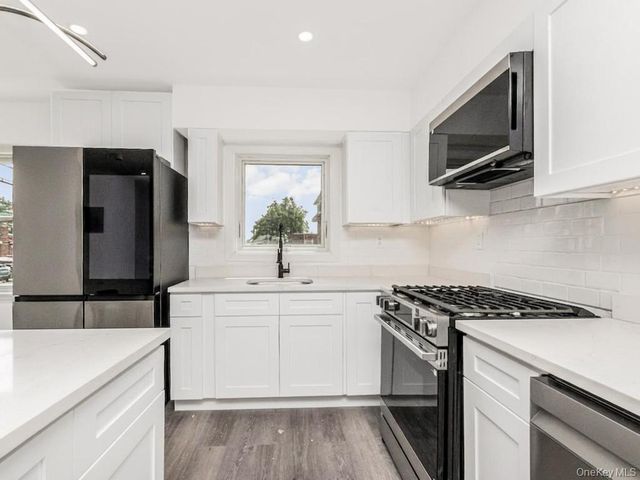 1066 E 219th Street, Bronx, NY 10469