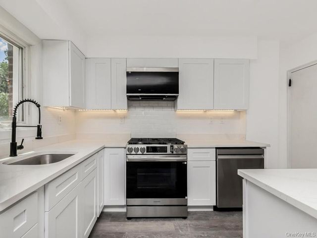 1066 E 219th Street, Bronx, NY 10469
