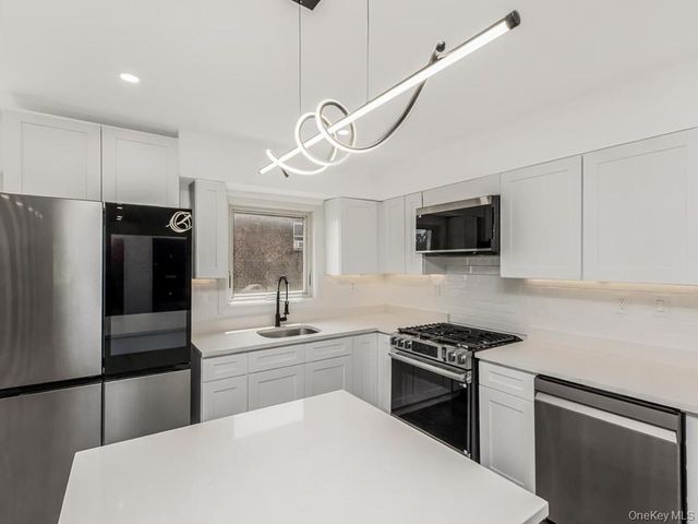 1066 E 219th Street, Bronx, NY 10469