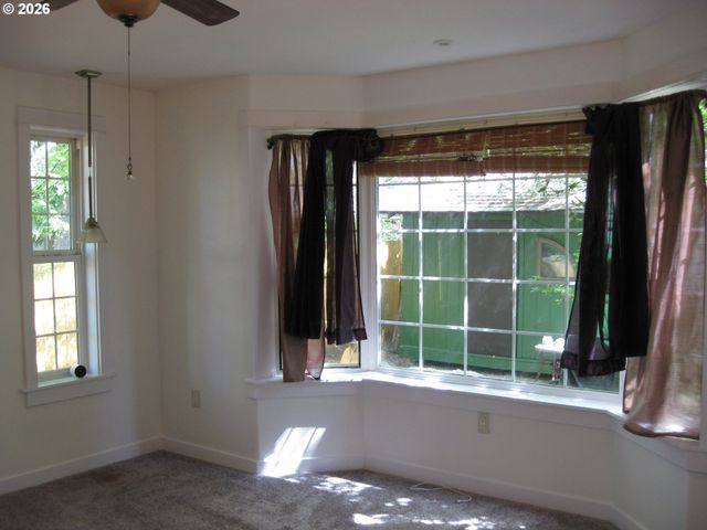 8278 Se CLATSOP St, Happy Valley, OR 97086