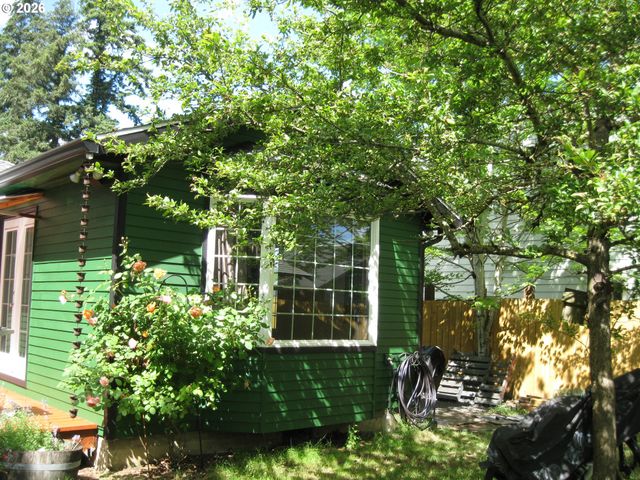 8278 Se CLATSOP St, Happy Valley, OR 97086