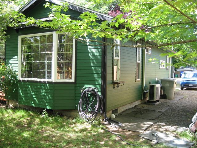 8278 Se CLATSOP St, Happy Valley, OR 97086