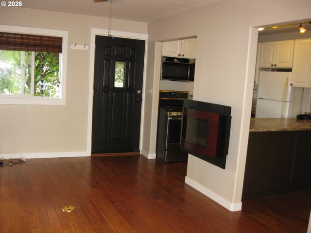 8278 Se CLATSOP St, Happy Valley, OR 97086