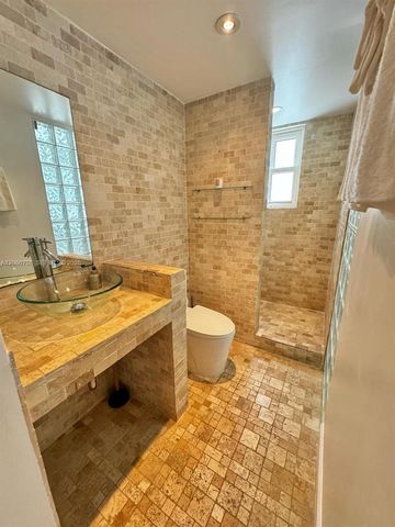 736 13th St 104, Miami Beach, FL 33139