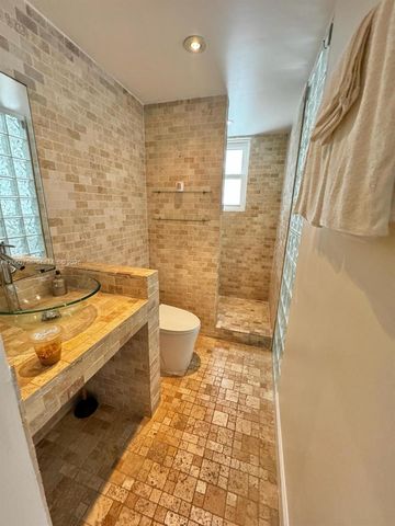 736 13th St 104, Miami Beach, FL 33139