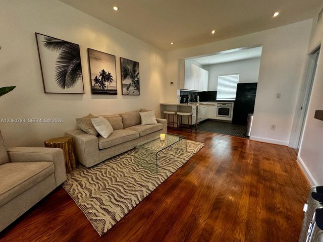 736 13th St 104, Miami Beach, FL 33139