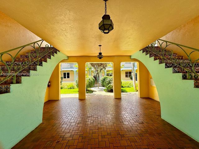 736 13th St 104, Miami Beach, FL 33139