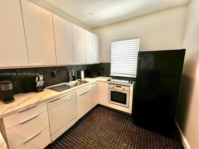 736 13th St 104, Miami Beach, FL 33139