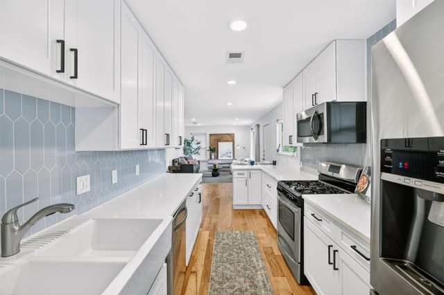 3005 Birdwood CIR, Austin, TX 78704