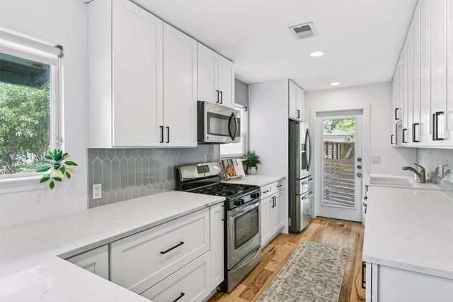 3005 Birdwood CIR, Austin, TX 78704