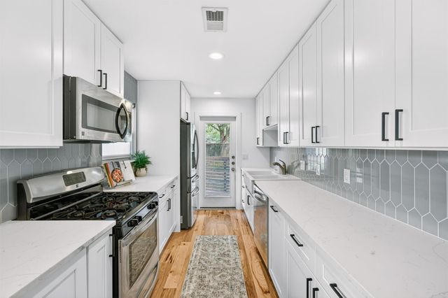 3005 Birdwood CIR, Austin, TX 78704