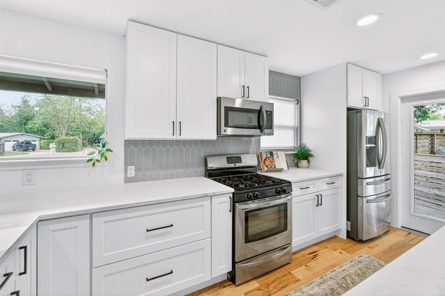 3005 Birdwood CIR, Austin, TX 78704