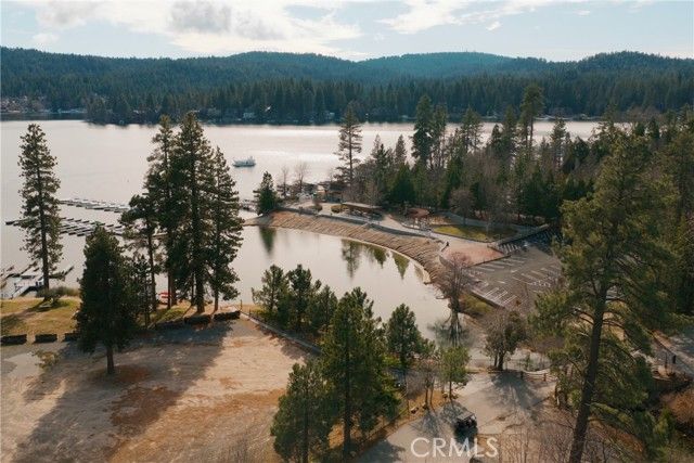 28537 North Shore, Lake Arrowhead, CA 92352