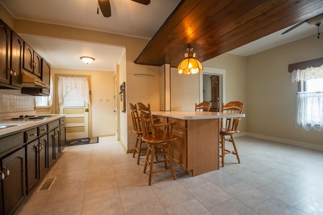 1903 W First Street, Dixon, IL 61021