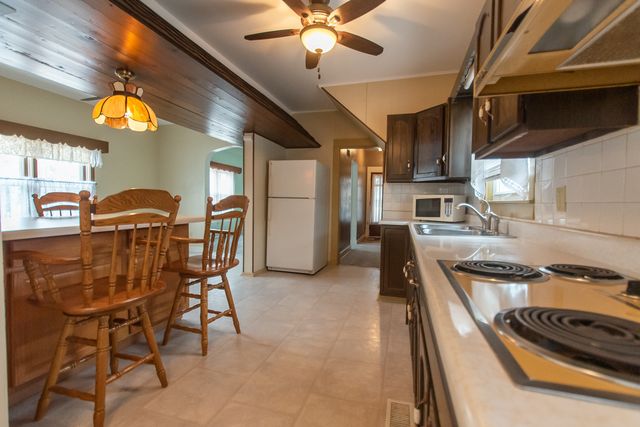 1903 W First Street, Dixon, IL 61021