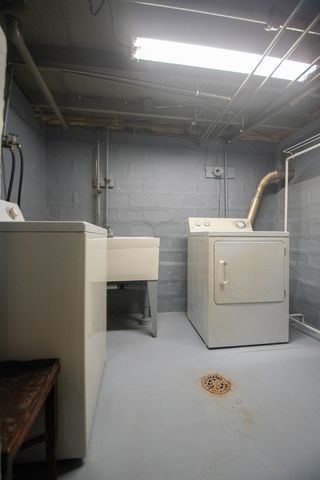 1903 W First Street, Dixon, IL 61021