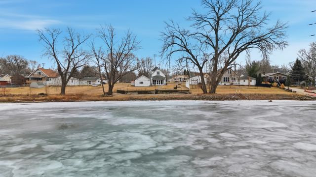 1903 W First Street, Dixon, IL 61021