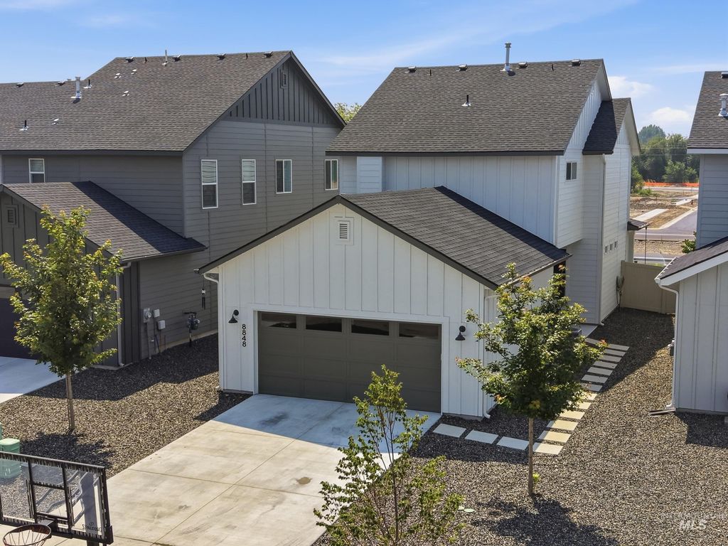 8848 W Hill Road Pkwy, Boise, ID 83714 photo 1