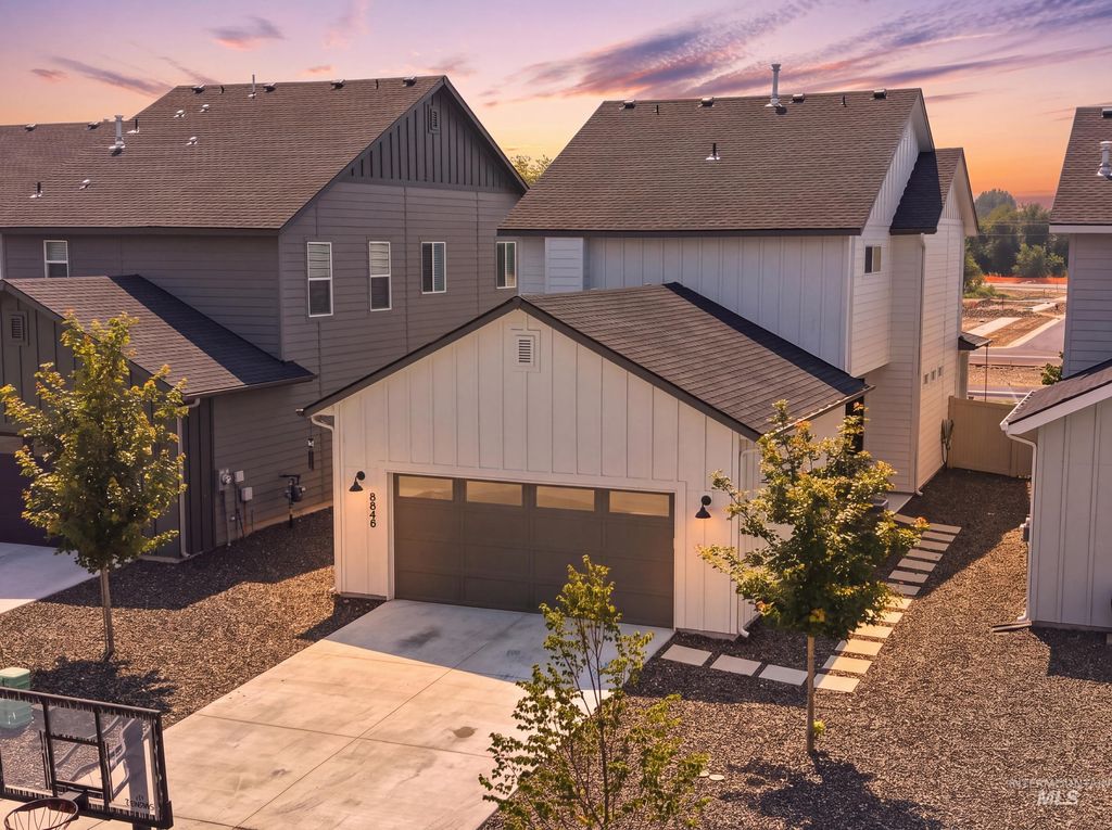 8848 W Hill Road Pkwy, Boise, ID 83714 photo 2