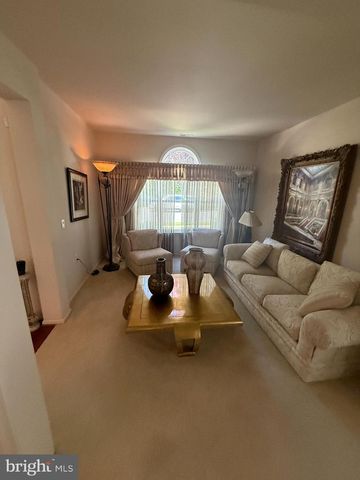 105 LOWELL DR, Marlton, NJ 08053