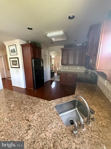 105 LOWELL DR, Marlton, NJ 08053