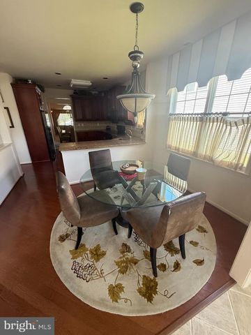 105 LOWELL DR, Marlton, NJ 08053