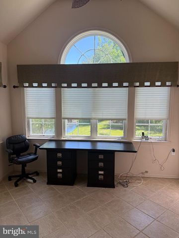 105 LOWELL DR, Marlton, NJ 08053