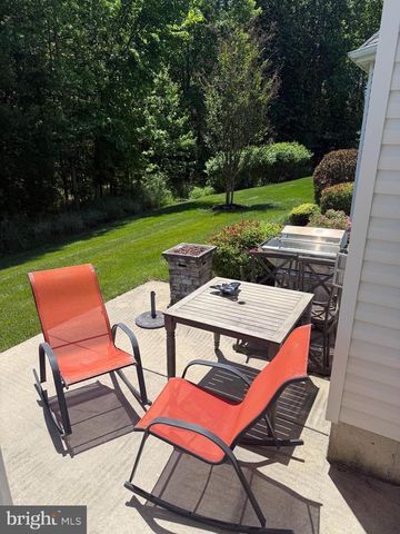 105 LOWELL DR, Marlton, NJ 08053