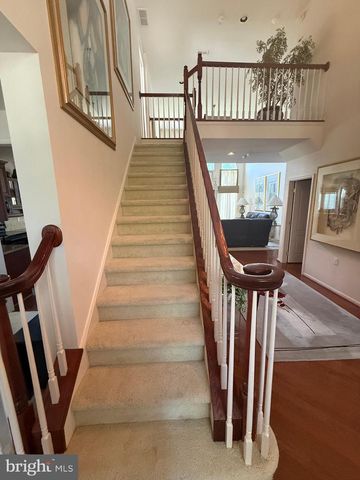 105 LOWELL DR, Marlton, NJ 08053