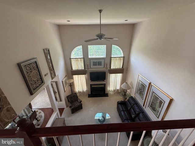 105 LOWELL DR, Marlton, NJ 08053