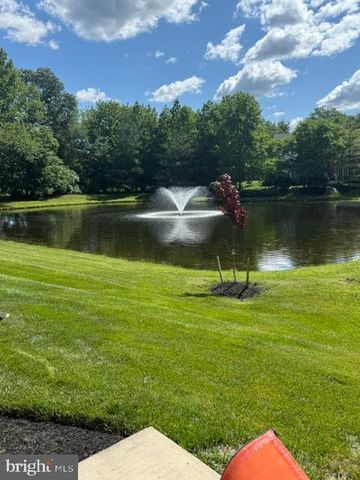 105 LOWELL DR, Marlton, NJ 08053