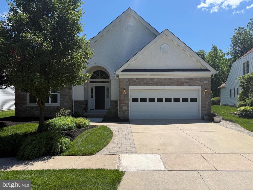 105 LOWELL DR, Marlton, NJ 08053