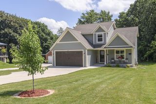2335 MacArthur ROAD, Waukesha, WI 53188