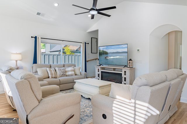 119 Red Cloud Walk 5, Waleska, GA 30183