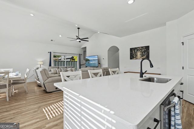 119 Red Cloud Walk 5, Waleska, GA 30183