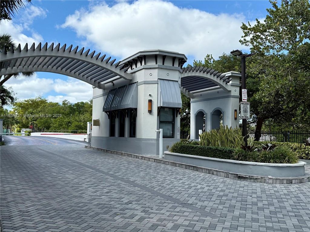 399 Poinciana Dr 1215, Sunny Isles Beach, FL 33160