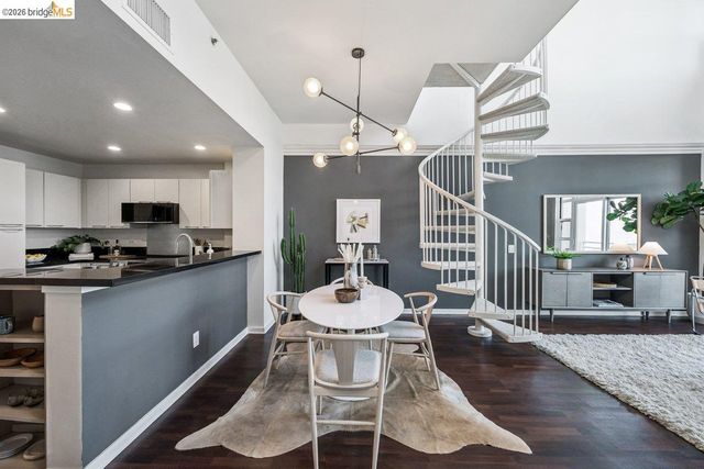 1 Lakeside Dr 911, Oakland, CA 94612