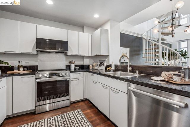 1 Lakeside Dr 911, Oakland, CA 94612