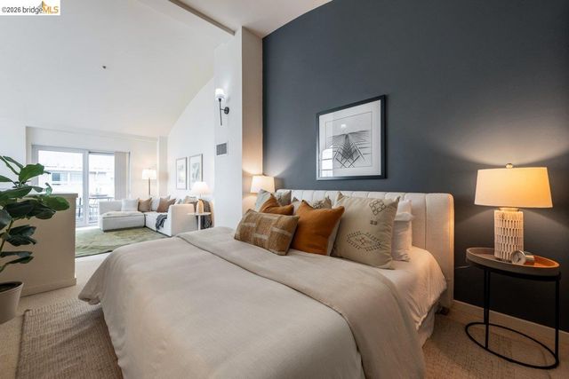 1 Lakeside Dr 911, Oakland, CA 94612