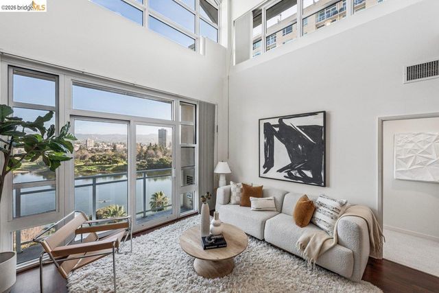 1 Lakeside Dr 911, Oakland, CA 94612