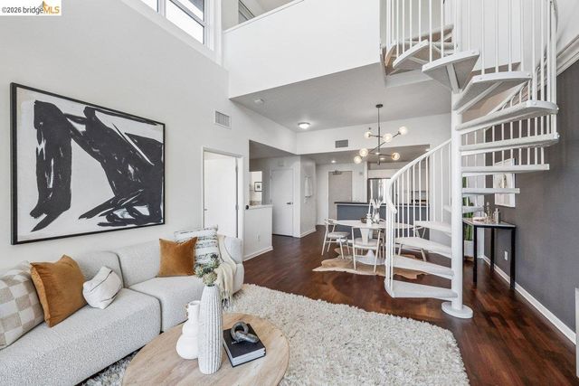 1 Lakeside Dr 911, Oakland, CA 94612