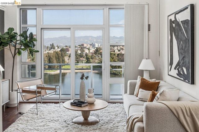 1 Lakeside Dr 911, Oakland, CA 94612